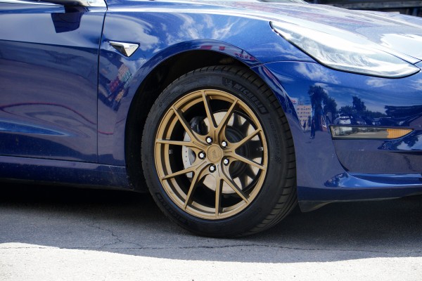 Ковані диски WS Forged R18 на Tesla Model 3