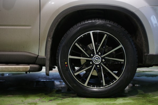 Легкосплавні диски R18 на Nissan X-trail другого покоління