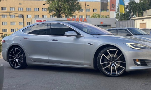 TESLA MODEL S КОВАНІ ДИСКИ TESLA (PROTOTYPE) R21