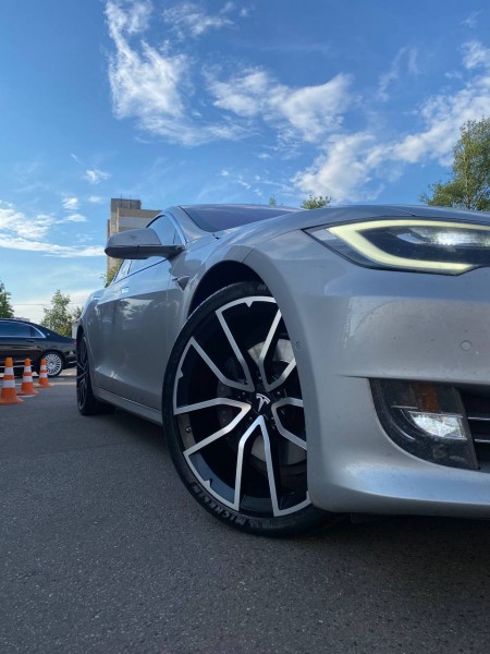 TESLA MODEL S КОВАНІ ДИСКИ TESLA (PROTOTYPE) R21